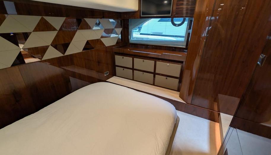 Tender Garage & Hi/Lo Swimplatform for sale 51