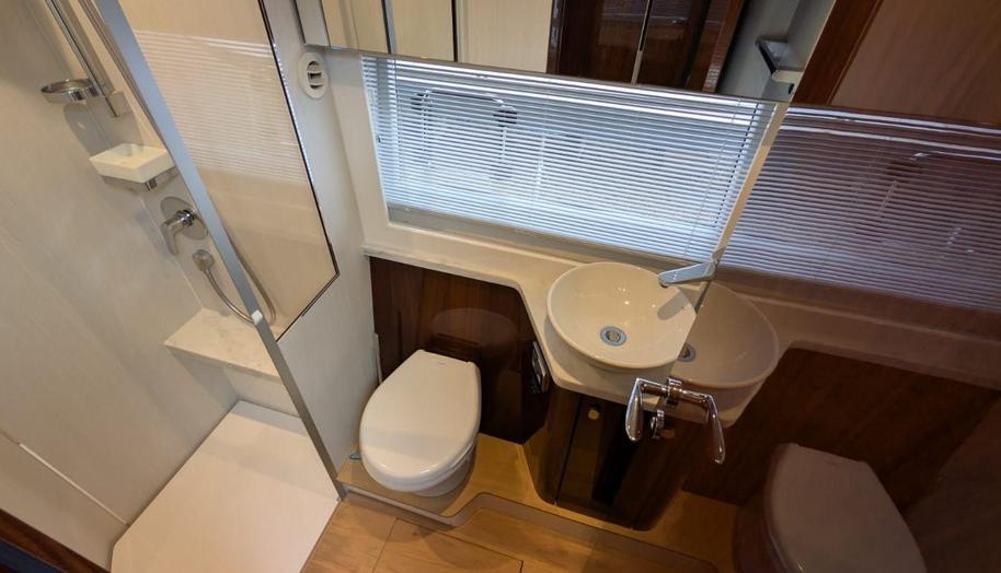 Tender Garage & Hi/Lo Swimplatform for sale 56