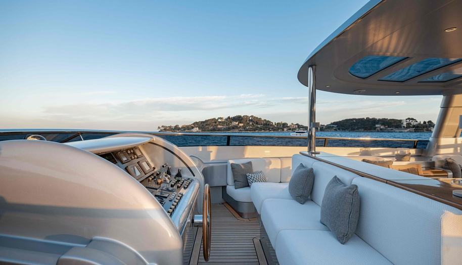 AURA for sale 26