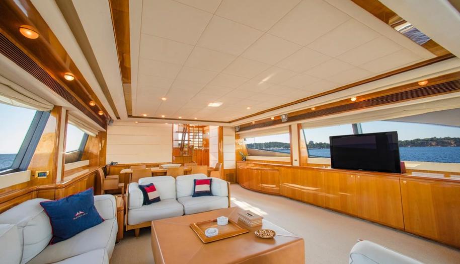 FERRETTI 881 for sale 11