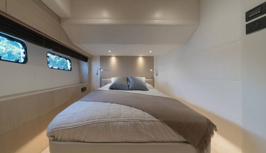 LARIMAR II for sale 26