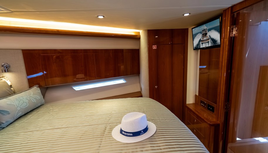 Island Moon for sale 41
