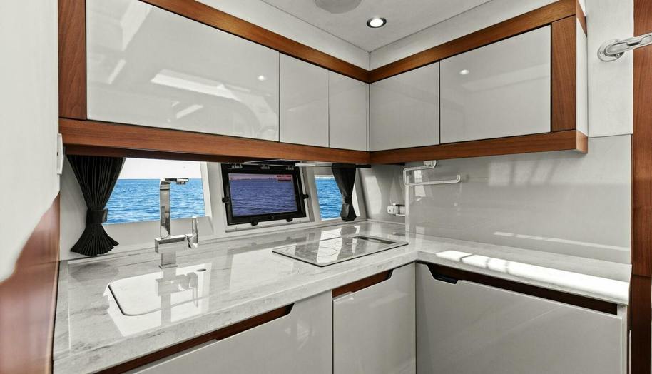 BOARD ROOM for sale 31