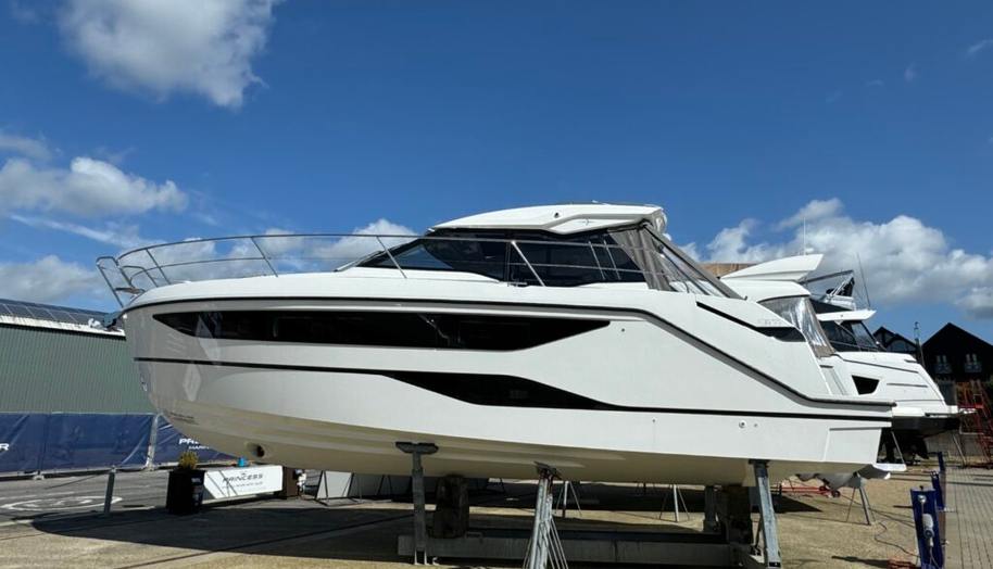 SUMMER DEAL SPECIAL OFFER & EX DEMONSTRATOR SALE!! 323000045-SR35HT for sale 1