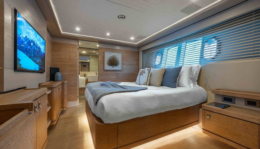 CENTURION for sale 21