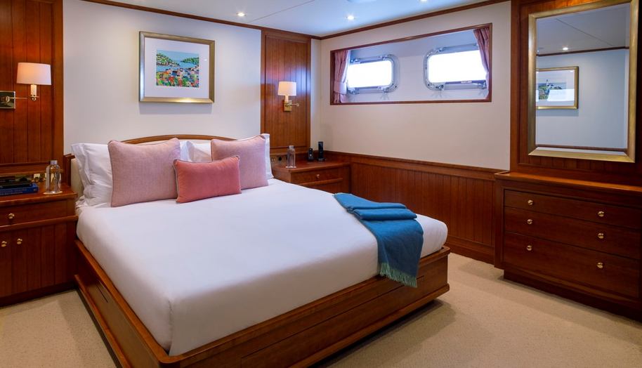CONSTANCE for sale 16