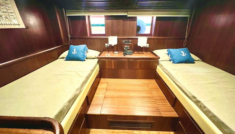 MARILOAN FENIC II for sale 11