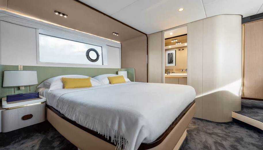 AZIMUT 60 FLY for sale 16