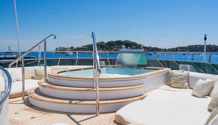 THE WELLESLEY for sale 31