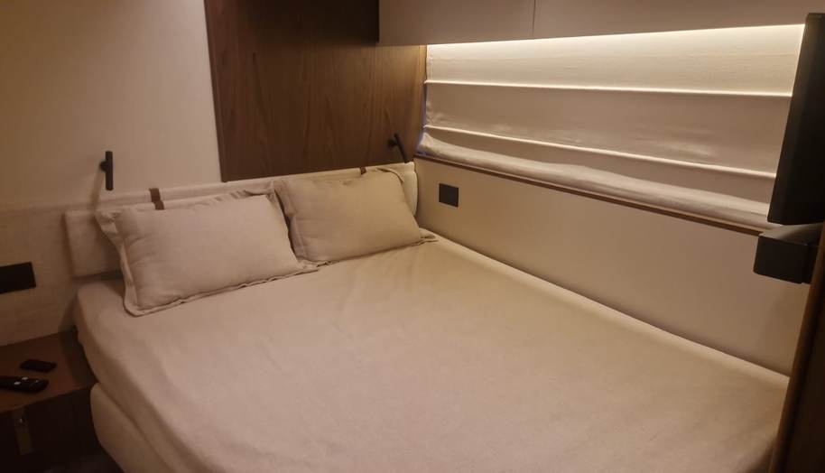 Azimut 72 Fly  for sale 36