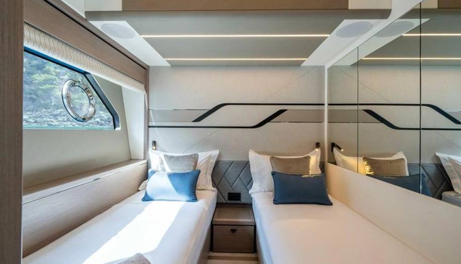 75 SPORT YACHT for sale 376