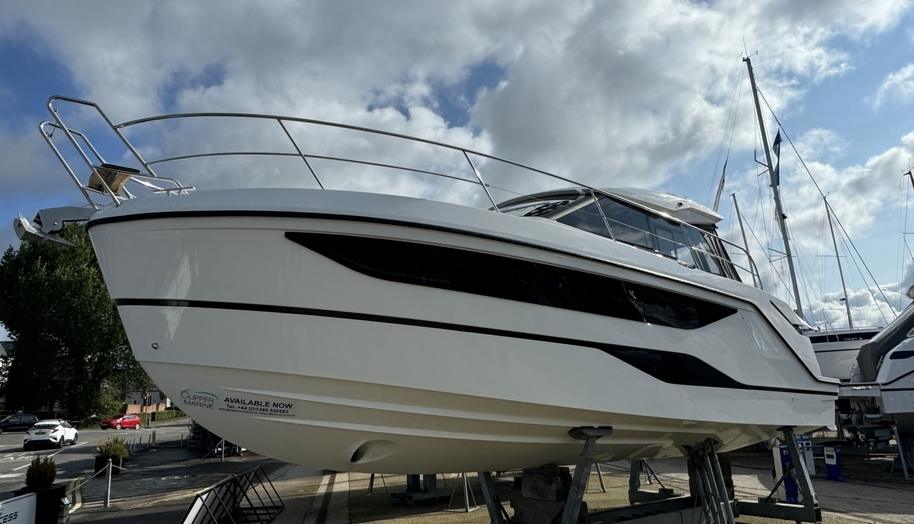 SUMMER DEAL SPECIAL OFFER New Boat, Immediate Delivery 322000171-SR35 for sale 1