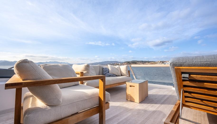 ICE OF LONDON for sale 41