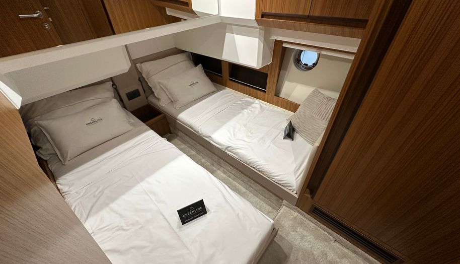 Greenline 42 for sale 21