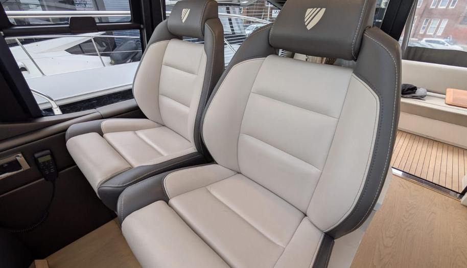 Tender Garage & Hi/Lo Swimplatform for sale 16