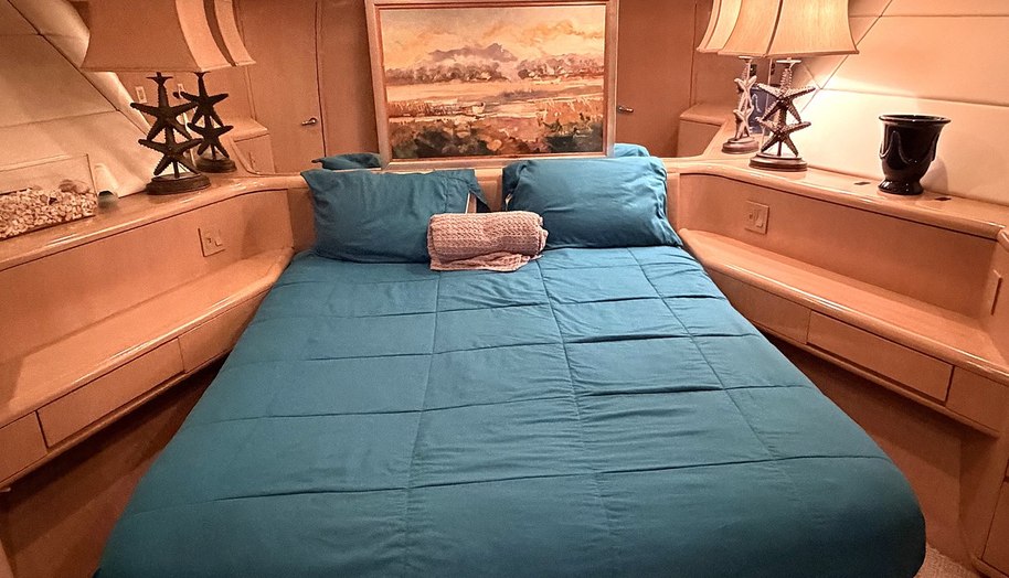 Hatteras 92' for sale 16