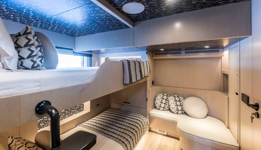 VANGUARD for sale 26