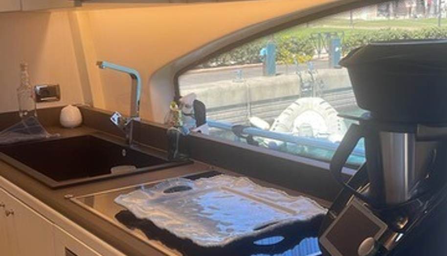 Azimut 80 for sale 26