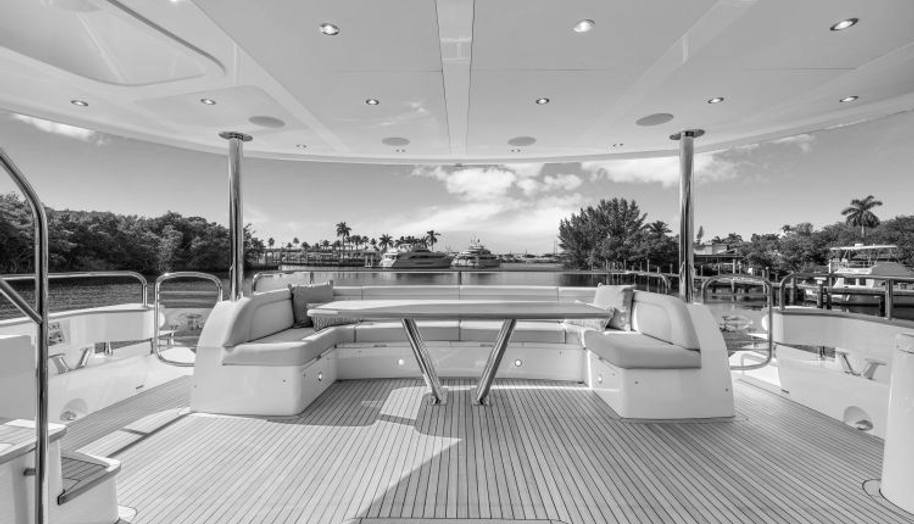 95 YACHT for sale 16