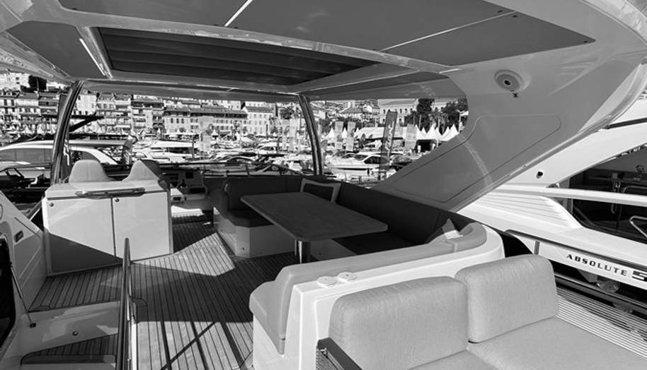 ABSOLUTE 62 FLY for sale 11
