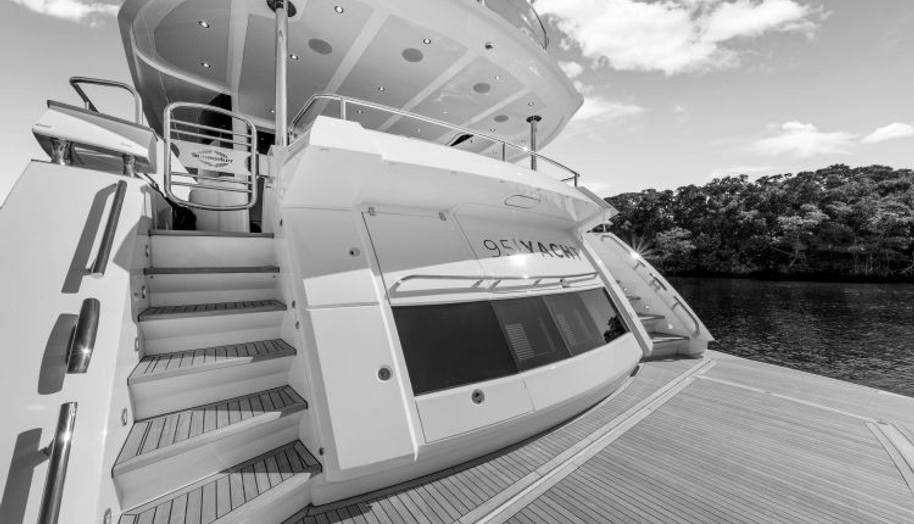 95 YACHT for sale 11