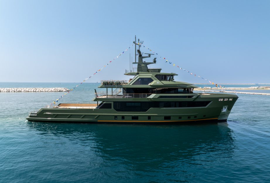 Watch CdM Launch Flexplorer 146 Superyacht Nasiba 