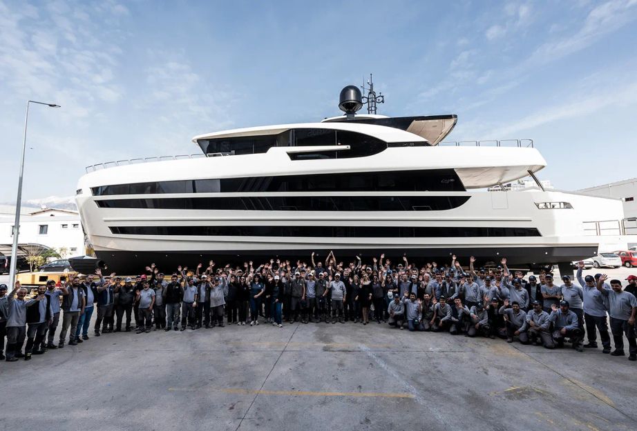 First 31m Lazzara UHV 100 Superyacht Launched With 225GT Volume and Wide-Beam Design