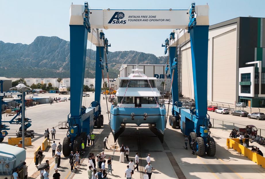 WATCH: First Bering BC60 Explorer Catamaran Launched