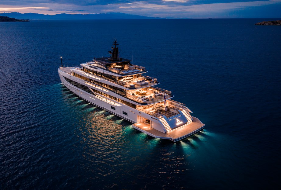 Inside Silver Fox: Sanlorenzo Reveals the Interior of Its Flagship 74Steel Superyacht