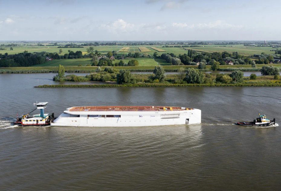FIRST LOOK: 83m Feadship Project 832 Superyacht Hull Emerges Ahead of Outfitting