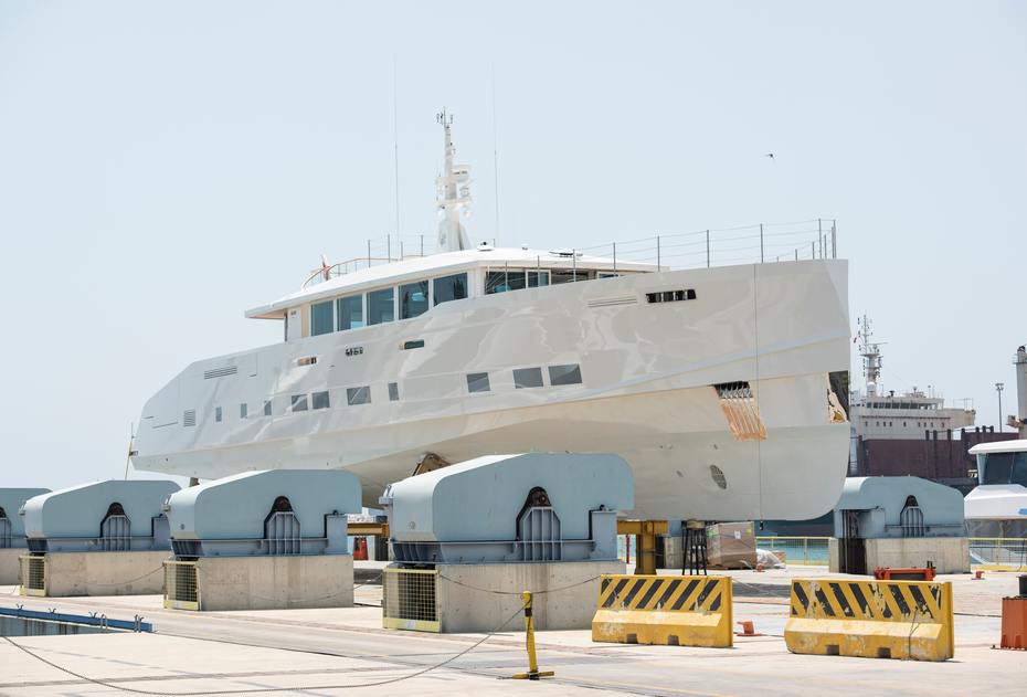 WATCH: 45m Alia Custom Superyacht Genie Blu Revealed at Launch Ceremony