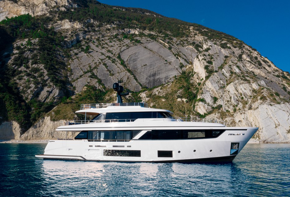28m Custom Line Navetta 30 Motor Yacht Numero Dix Listed for Sale