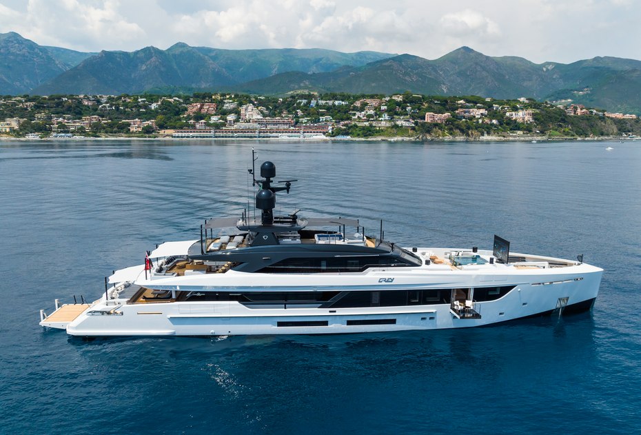 Tankoa Superyacht JIMMY Triumphs as Best in Motor <500 GT at 2024 ISS Awards