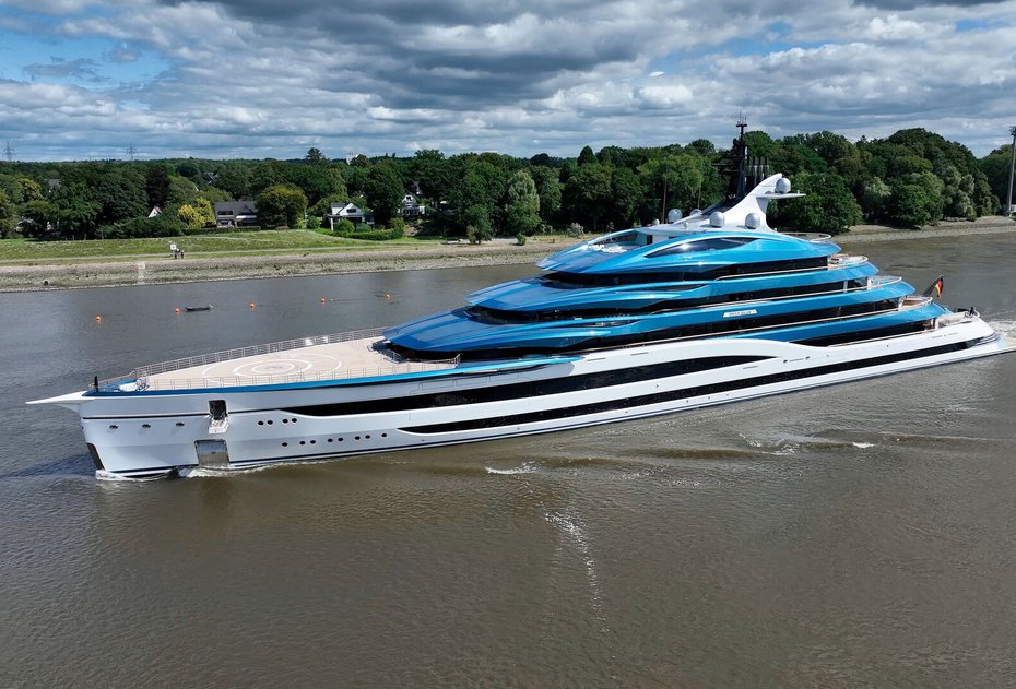 Watch: Lürssen’s 134m Deep Blue Begins Sea Trials, Captured on Film Leaving Bremen