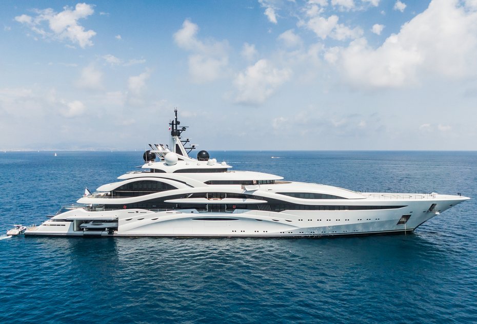 WATCH: 123m Lürssen Superyacht Al Lusail Returns to Service Following Seven-Month Refit