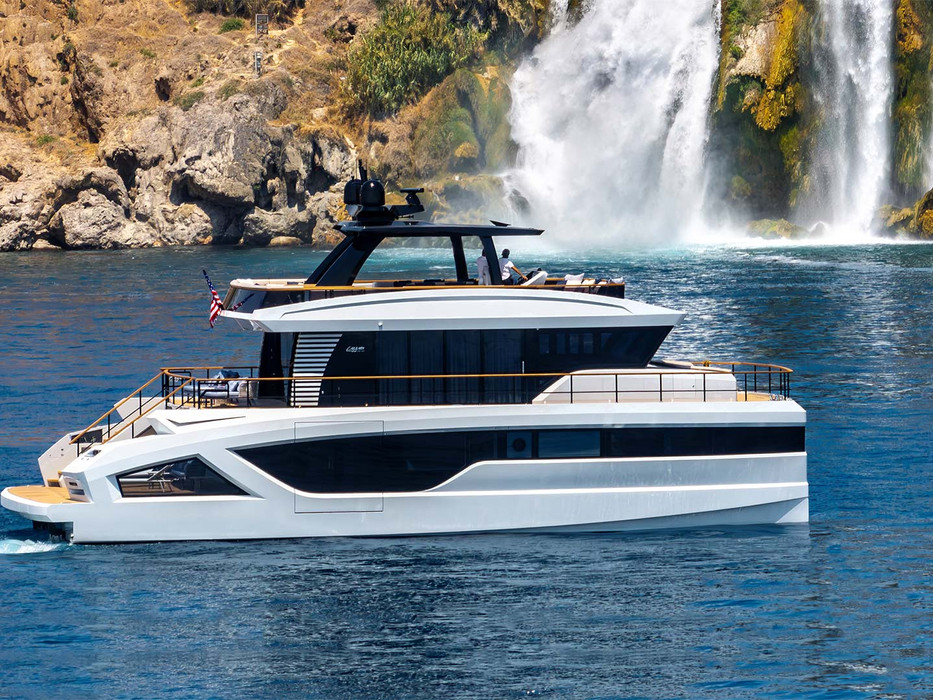 Lazzara LPC 300 Catamarans For Sale | New & Used