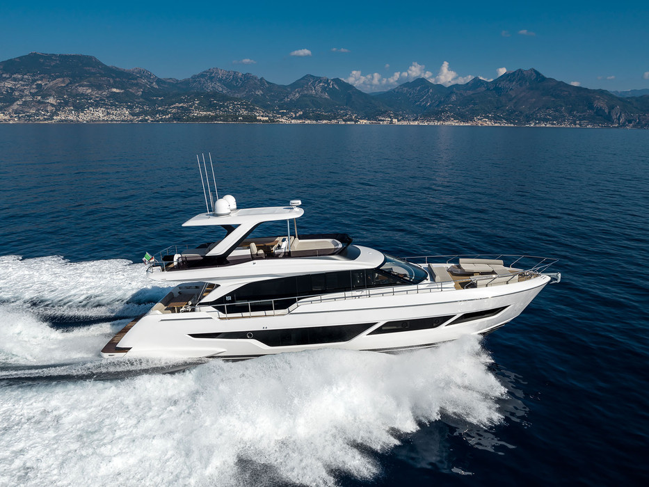 A FERRETTI J040916140169 関税送料込 SONIA Yacht for Sale | 70' (21.54m) 2017 FERRETTI YACHTS | N&J