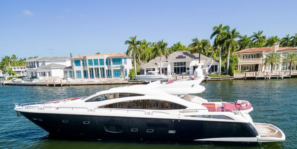 Sunseeker Predator 84 yacht