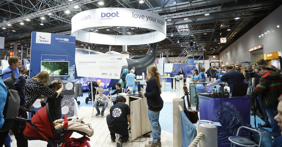 Group of people at Love YOur Ocean stand at boot Dusseldorf