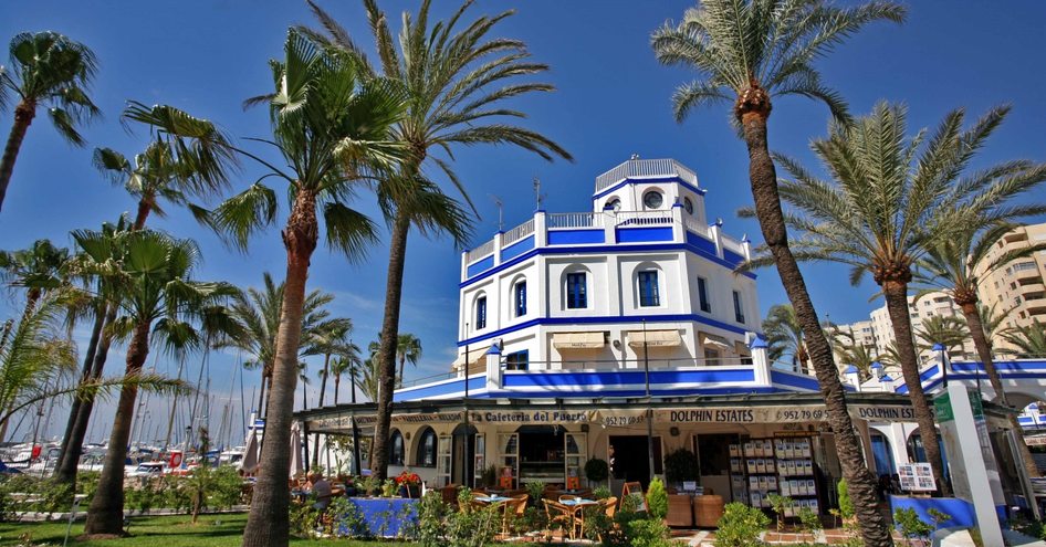 Blue and white store on the docks at Puerto Deportivo de Estepona.