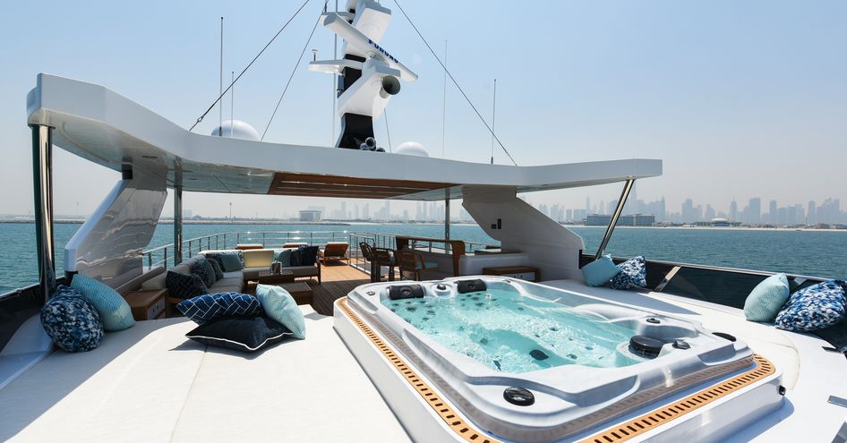 Majesty 120 sun deck