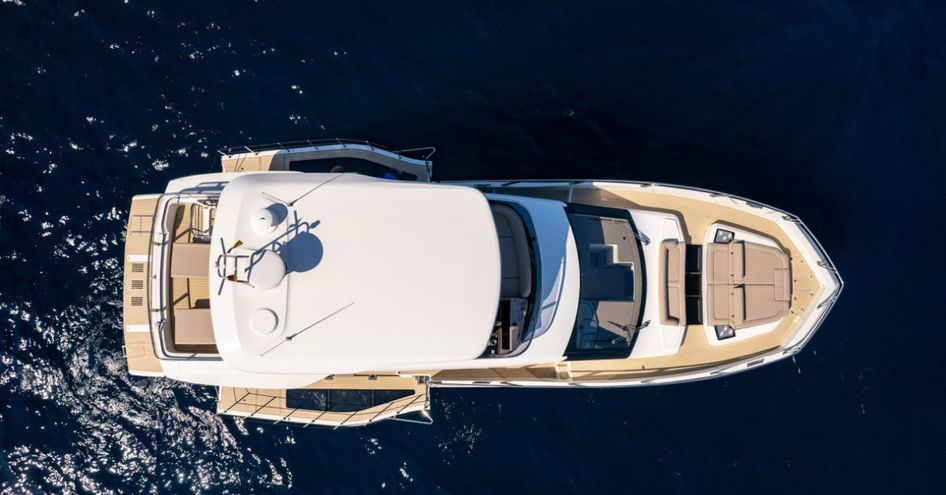 aerial shot of Galeon 560 Fly