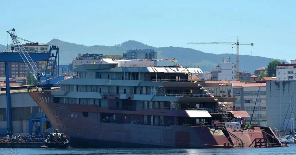 Explorer yacht FREIRE on technical launch