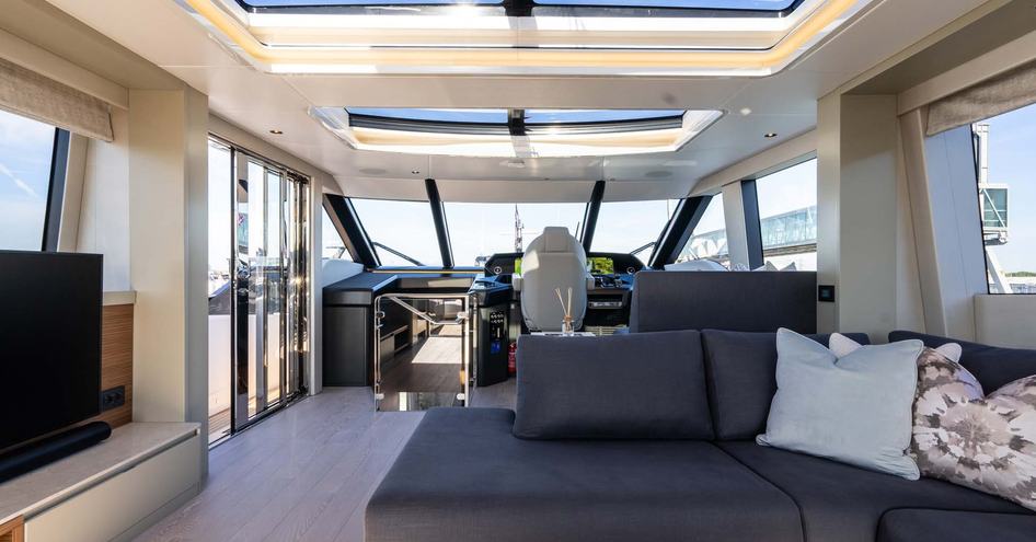 Sunseeker-Ocean-156-enclosed-flybridge