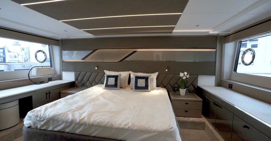 Sunseeker-Predator-75-owner-cabin