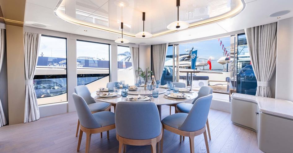 Sunseeker-Ocean-156-main-deck-dining