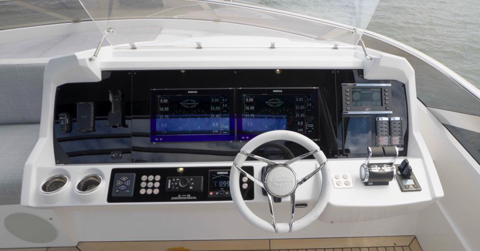 Sunseeker-88-Yacht-upper-helm