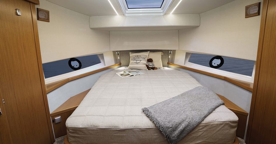 Sargo 45 owner's cabin