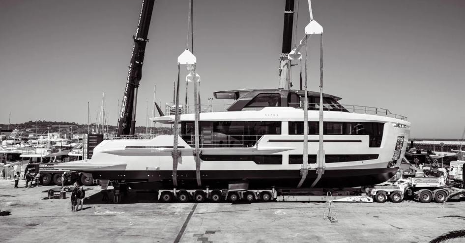 Alpha Custom Yachts Squalo 100