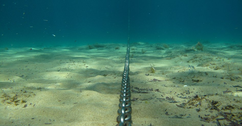 anchor held by horizontal pull of anchor chain along seabed